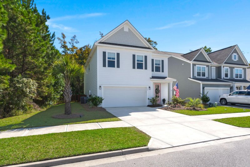 Property image 3 of 162 Cherry Grove Drive in The Ponds, Summerville, SC 29483