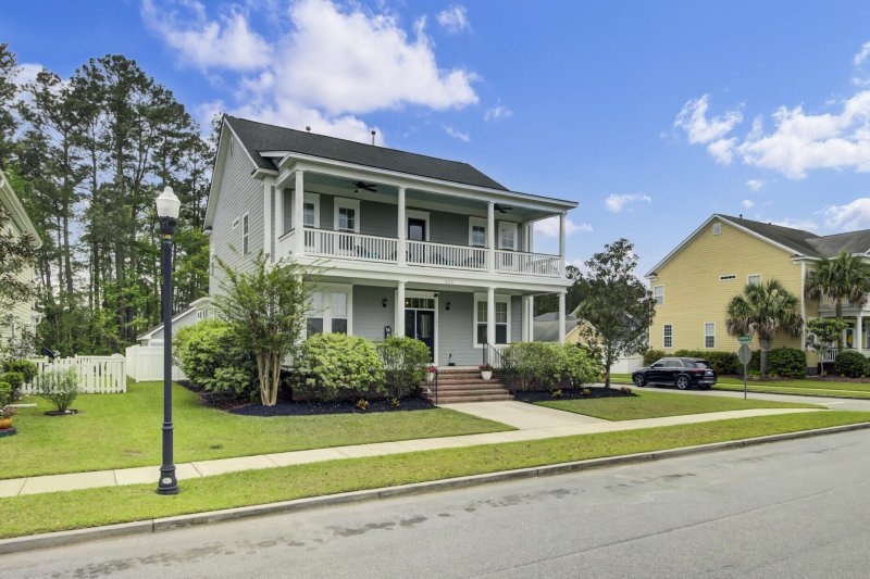 Property image 4 at 221 Forsythia Avenue, Summerville, SC 29483