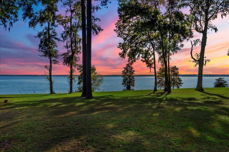 1082 Bridge View Lane A101