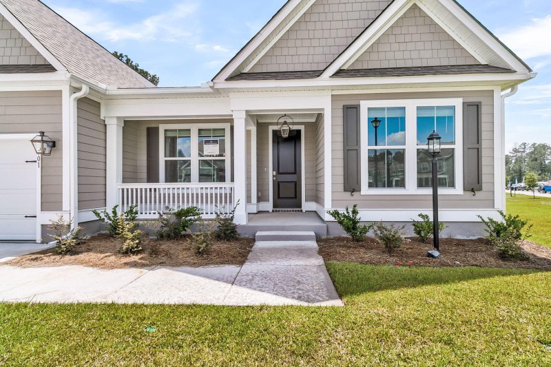 Property image 2 of 701 Maynard Lane in Cane Bay Plantation, Summerville, SC 29486