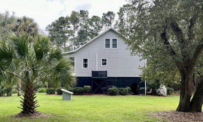 Property image 3 of 861 Edding Creek Drive in Beckett Plantation, Edisto Island, SC 29438