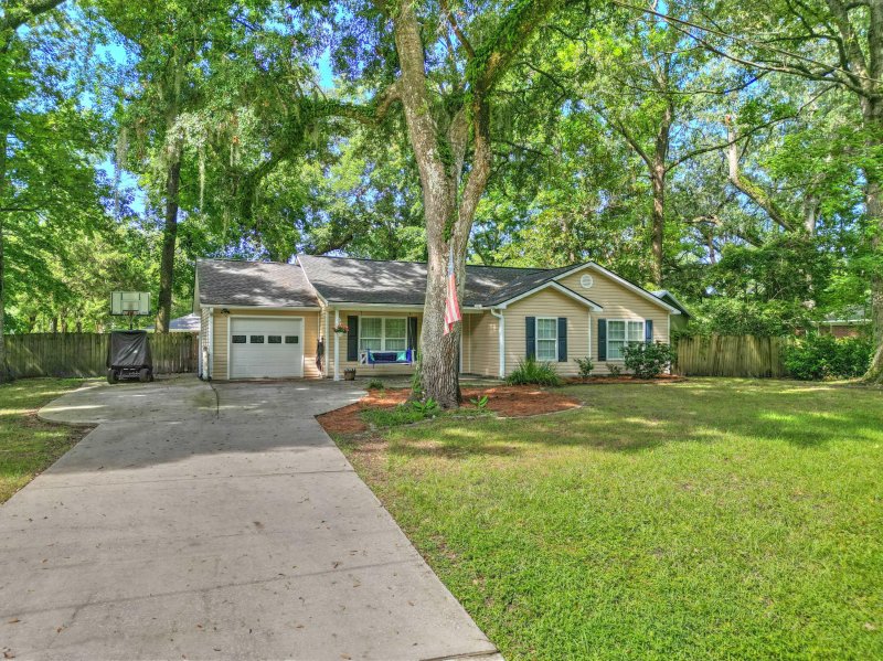 Property image 2 of 1944 Everett Street in Cedar Springs, Johns Island, SC 29455