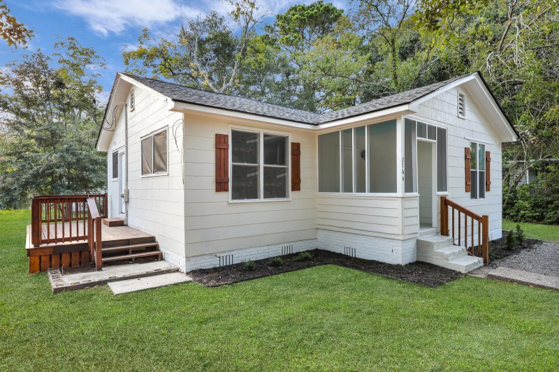 Property image 2 at 2764 E Surrey Drive, North Charleston, SC 29405