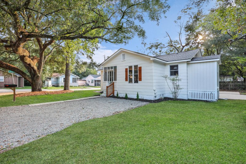 Property image 3 at 2764 E Surrey Drive, North Charleston, SC 29405