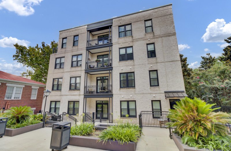 Property image 3 of 76 Society Street 32 in George And Society, Charleston, SC 29401