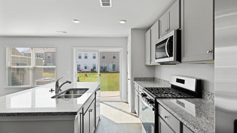 Property image 5 of 642 Pleasant Grove Way in Cane Bay Plantation, Summerville, SC 29486