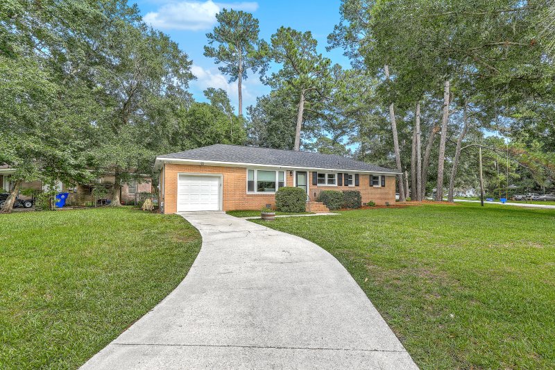 Jamestown Estates, Charleston Community