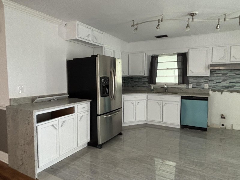 Property image 4 of 3308 Londonderry Road in Pepperhill, North Charleston, SC 29420