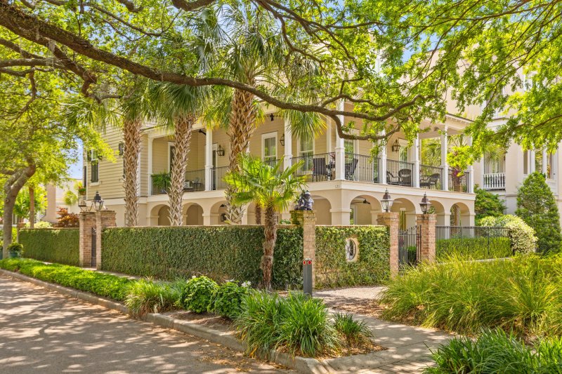 Property image 2 of 121 W Shipyard Road in Ion, Mount Pleasant, SC 29464