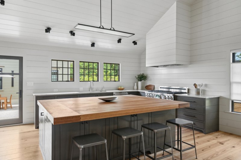 Property image 4 of 922 Kincade Drive in Old Mt Pleasant, Mount Pleasant, SC 29464