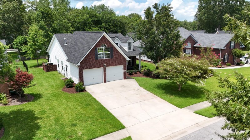 Property image 4 of 104 Chedburg Drive in Crowfield Plantation, Goose Creek, SC 29445