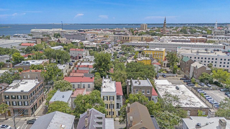 Property image 4 at 53 Hasell Street H, Charleston, SC 29401