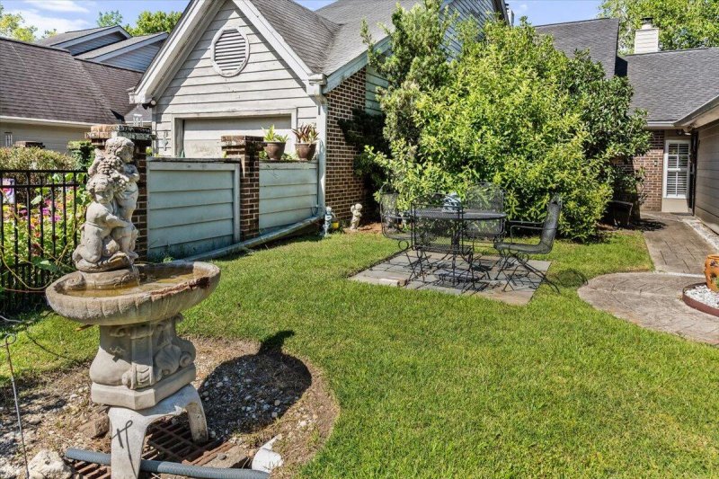 Property image 2 of 7 Duffers Court in Shadowmoss, Charleston, SC 29414