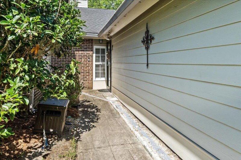 Property image 4 of 7 Duffers Court in Shadowmoss, Charleston, SC 29414