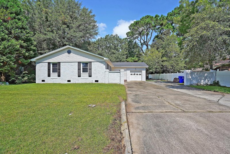 Property image 3 at 1391 Pooshee Drive, Charleston, SC 29407