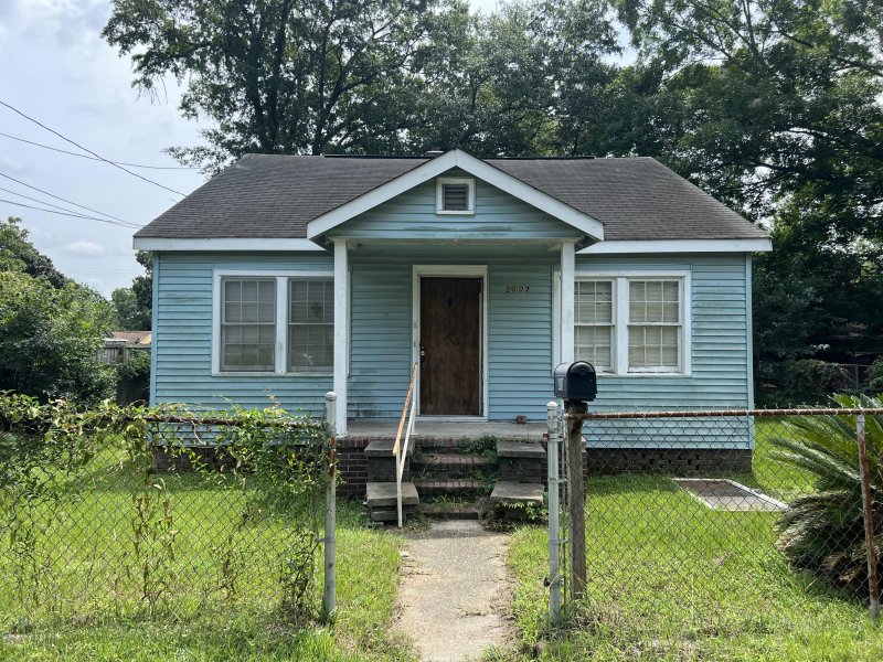 2007 Riverview Avenue