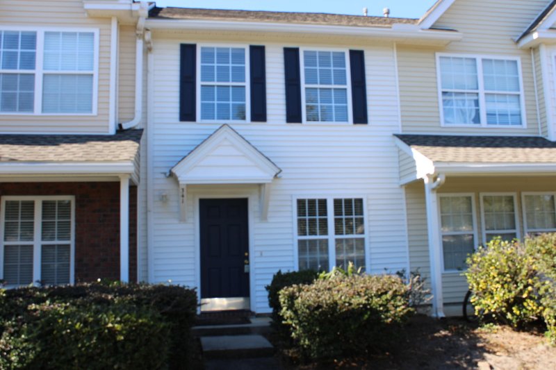 Beresford Commons, Charleston community