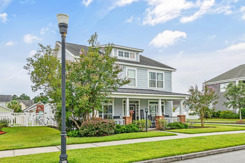 Property image 4 at 219 Amaryllis Avenue, Summerville, SC 29483