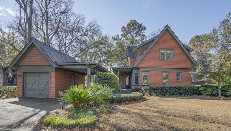 720 Island Park Drive 104