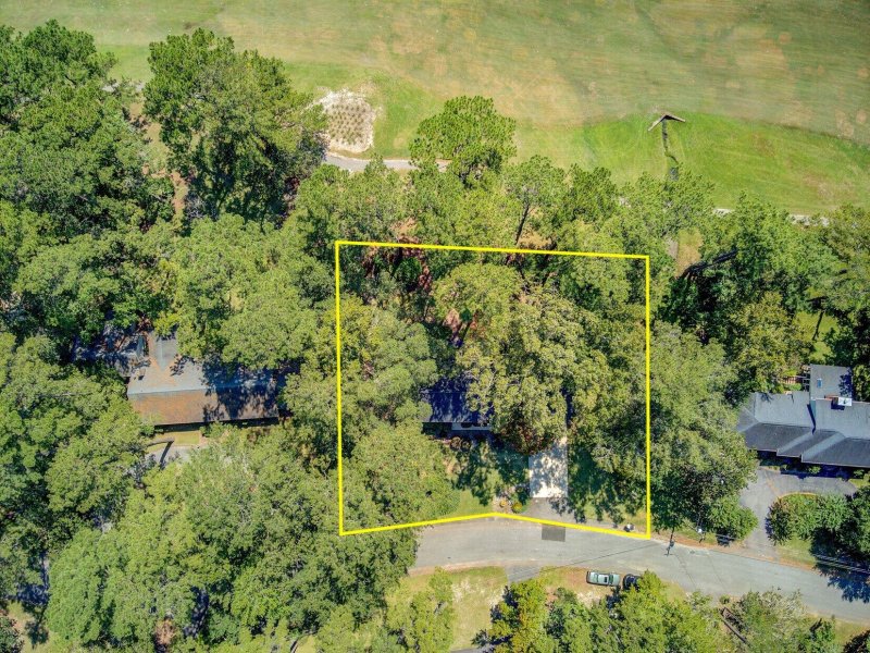Property image 3 of 408 Country Club Boulevard in Country Club Estates, Summerville, SC 29483