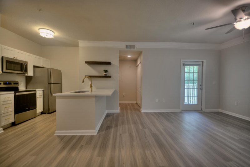 Property image 3 at 1300 Park West Boulevard 519, Mount Pleasant, SC 29466