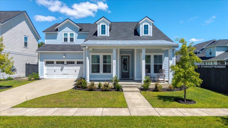 Property image 2 of 124 Archdale Street in Carnes Crossroads, Summerville, SC 29486