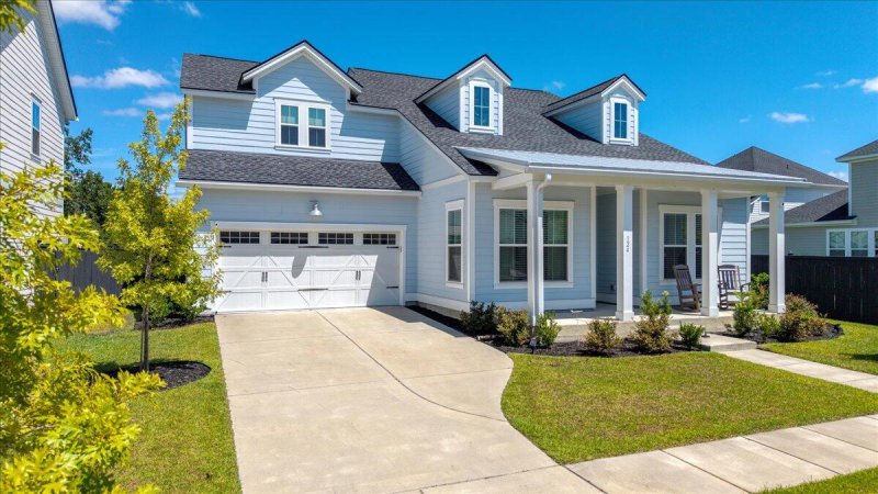 Property image 3 of 124 Archdale Street in Carnes Crossroads, Summerville, SC 29486