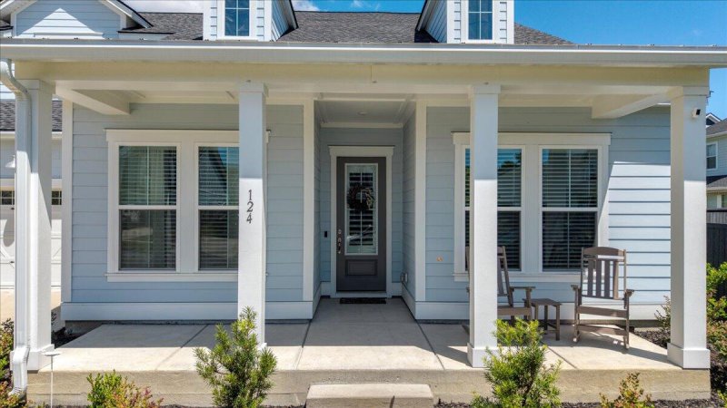 Property image 5 of 124 Archdale Street in Carnes Crossroads, Summerville, SC 29486