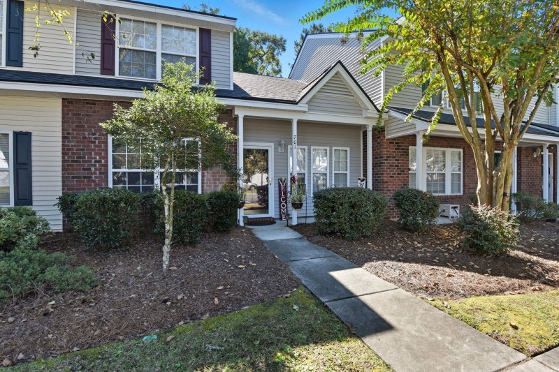 Property image 2 of 701 Pine Bluff Drive in Summer Wood, Summerville, SC 29483