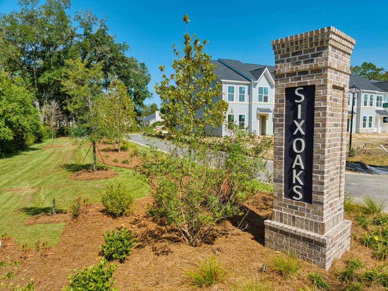 Property image 2 of 605 O Leary Circle in Six Oaks, Summerville, SC 29483