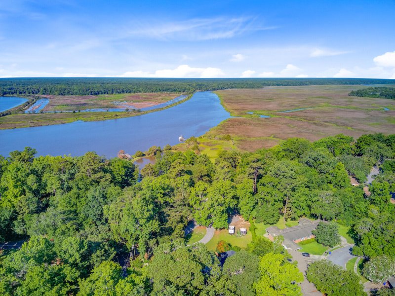 Property image 5 of 7074 W Constellation Drive in Riverbend, North Charleston, SC 29418