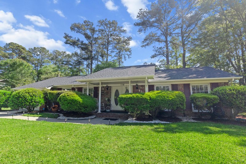 Twin Oaks, Summerville Community
