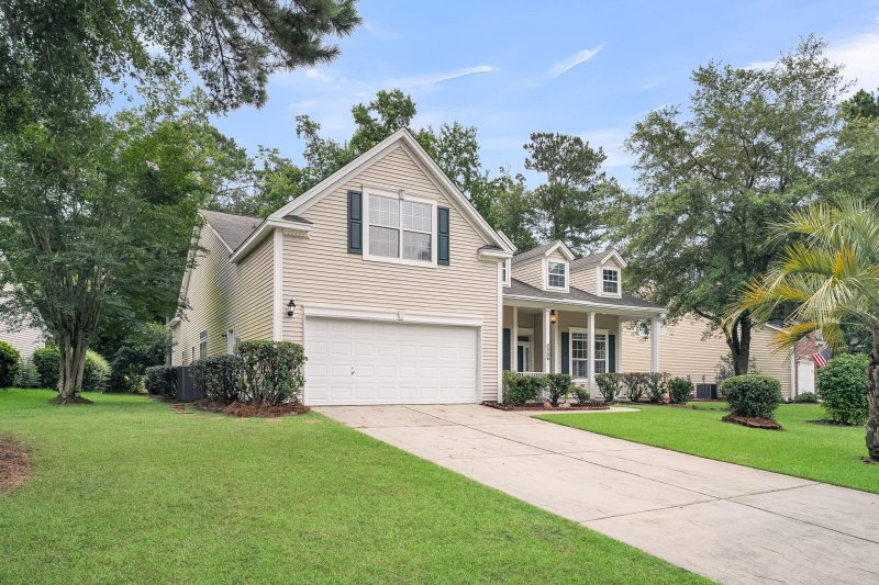Property image 2 of 802 Long Drive Road in Legend Oaks Plantation, Summerville, SC 29485