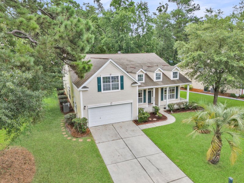 Property image 4 of 802 Long Drive Road in Legend Oaks Plantation, Summerville, SC 29485