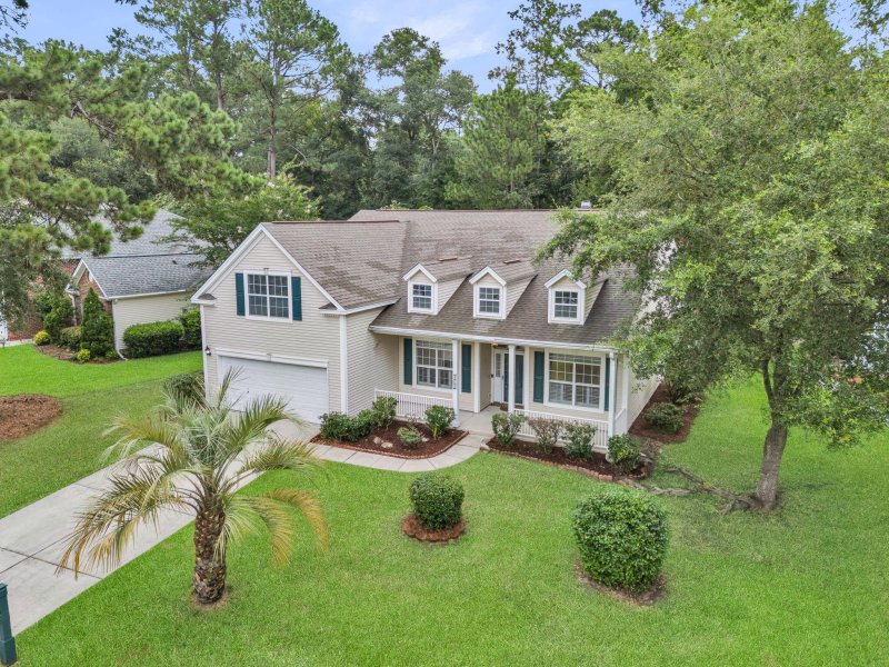 Property image 5 of 802 Long Drive Road in Legend Oaks Plantation, Summerville, SC 29485