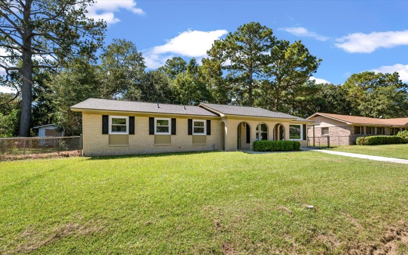 Property image 2 of 4449 Garwood Drive in Woodside Manor, Ladson, SC 29456