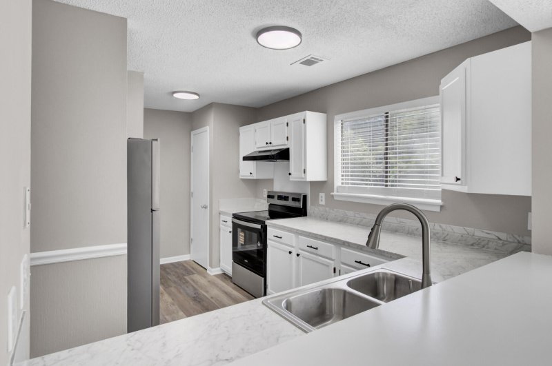 Property image 5 of 1530 Fort Johnson Road 1e in Brigadier Condominium, Charleston, SC 29412