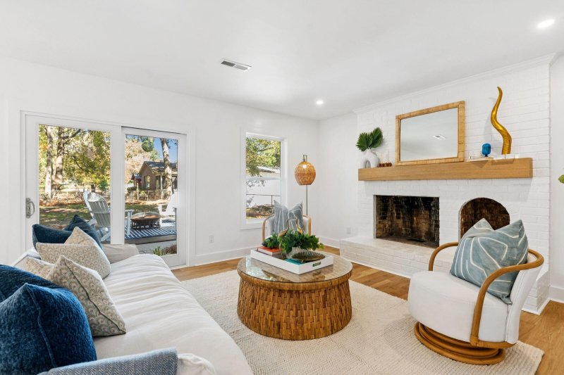 Property image 2 of 2734 Mona Avenue in Springfield, Charleston, SC 29414