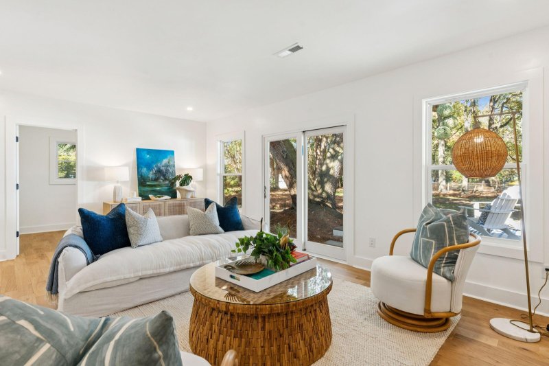 Property image 5 of 2734 Mona Avenue in Springfield, Charleston, SC 29414