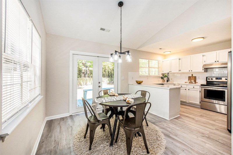 Property image 5 of 106 Candover Court in Summerville Place, Summerville, SC 29485