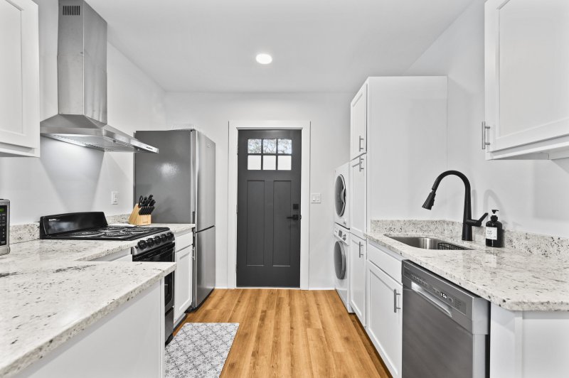 Property image 5 of 2215 Cambridge Avenue in Dorchester Terrace, North Charleston, SC 29405