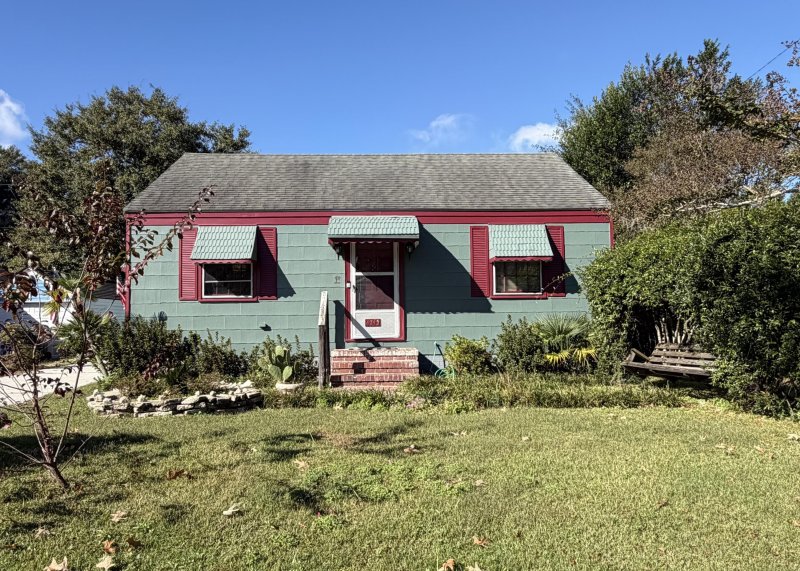 Property image 2 of 4745 Churchill Road in Palmetto Gardens, North Charleston, SC 29405