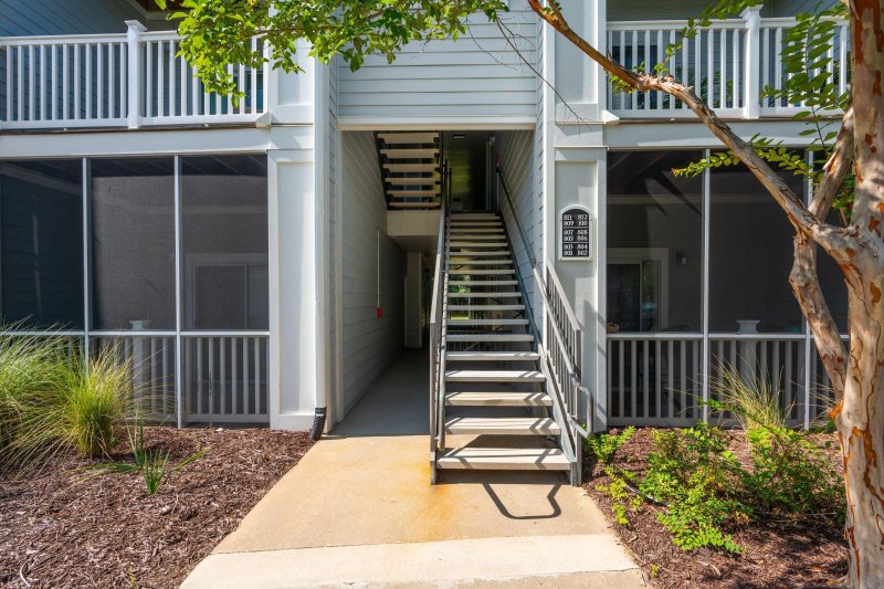 Property image 2 of 1300 Park West Boulevard 811 in Park West, Mount Pleasant, SC 29466