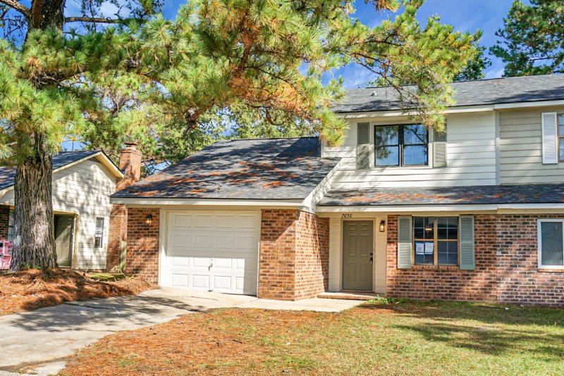 Property image 2 of 7650 Oldridge Road in Forest Hills, North Charleston, SC 29418