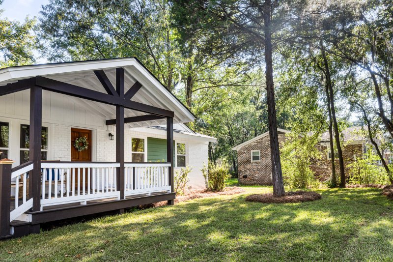 Property image 3 of 1243 Redeemer Drive in Berkeley Hills, Hanahan, SC 29410