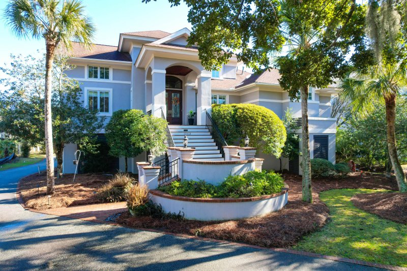 1563 Headquarters Plantation Drive