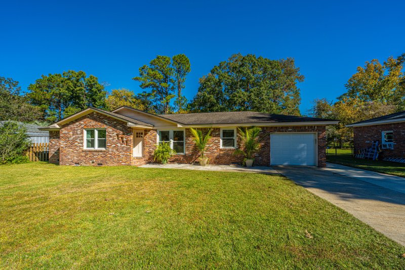 Property image 2 of 6020 Meadowcliff Avenue in Belvedere Estates, Hanahan, SC 29410