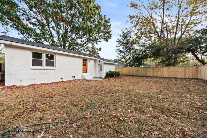 Property image 5 of 905 Randall Drive in Old Mt Pleasant, Mount Pleasant, SC 29464