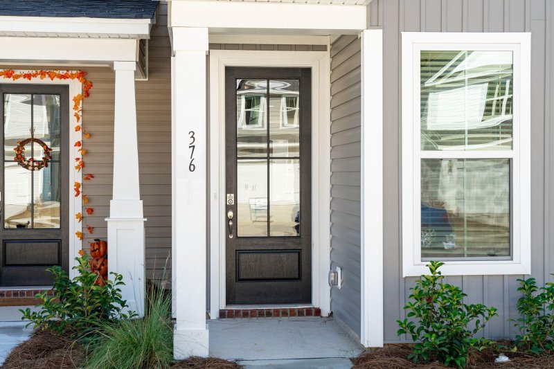 Property image 4 of 818 Alma Square Drive in Abbey Walk, Moncks Corner, SC 29461