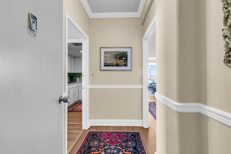 Property image 2 of 14 Lockwood Drive H in Ashley House, Charleston, SC 29401